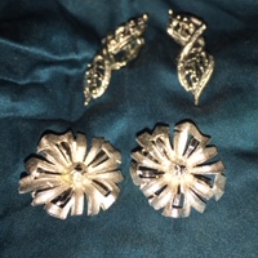 Earrings silver tone metal